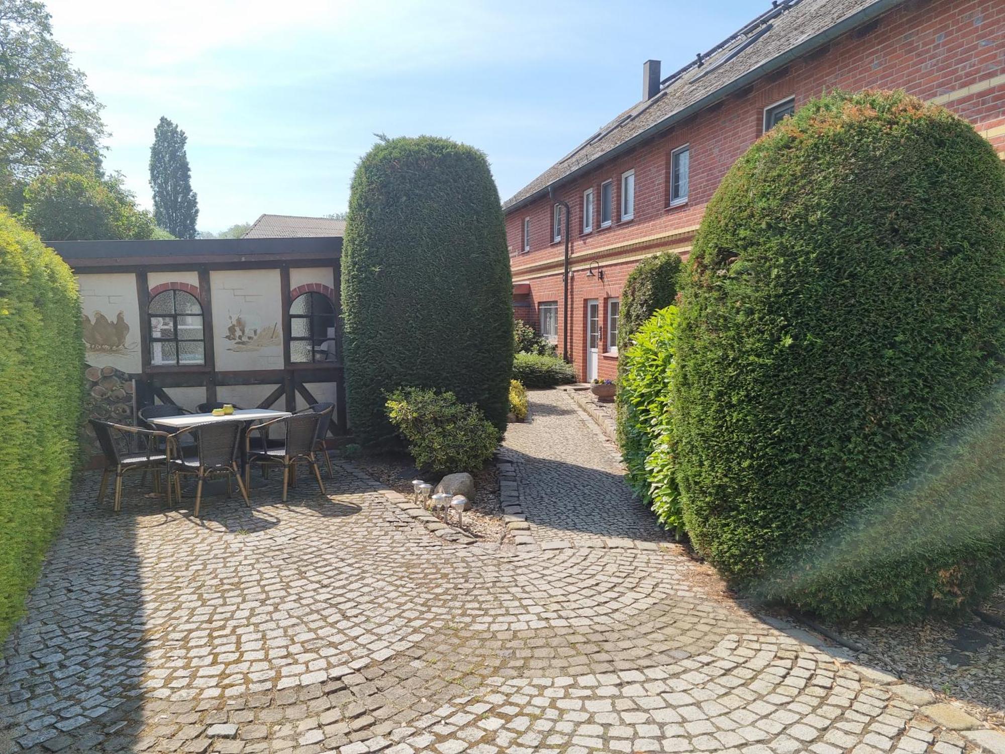 Ferienwohnungen Springer In Schoenefeld Ot Grossziethen Div Apartments Fuer Bis Zu 6 Personen Eksteriør billede
